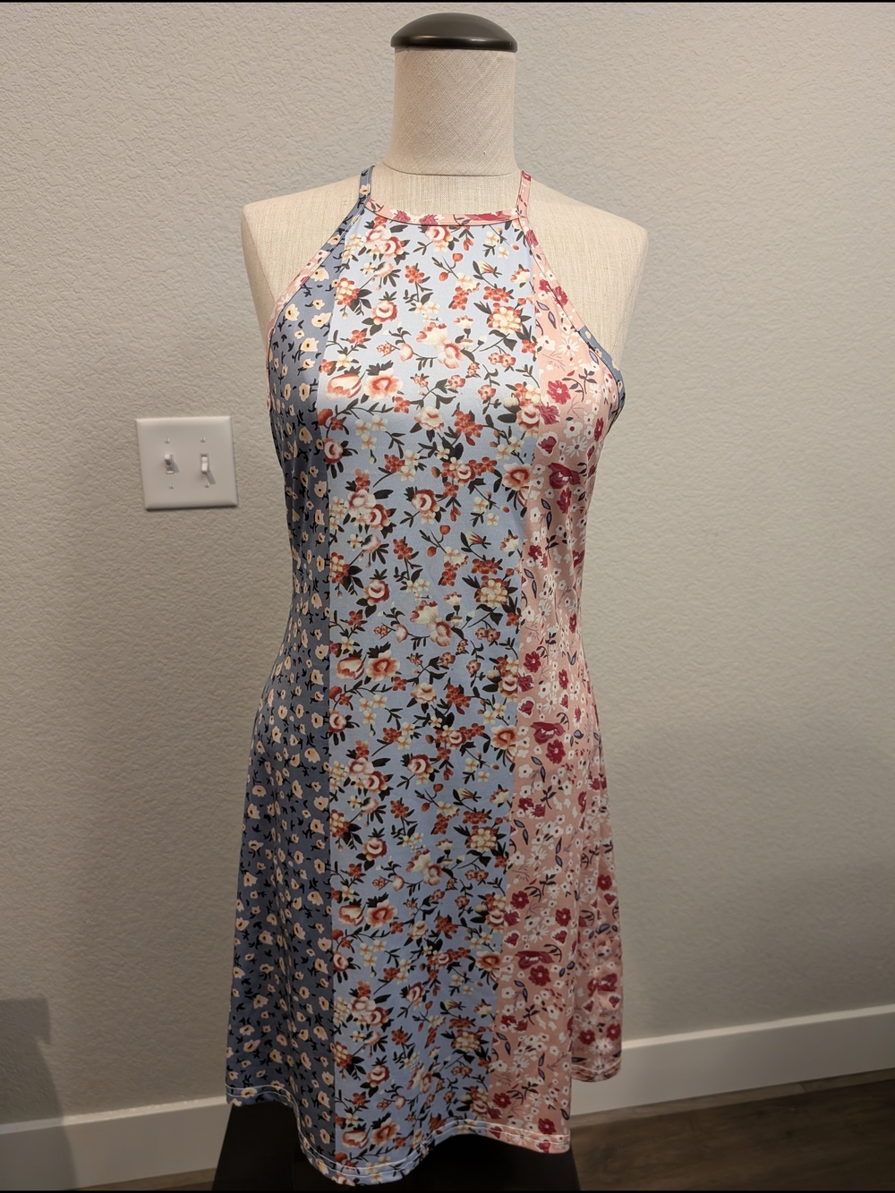 Sz S Sleeveless Floral Halter Sundress in Blue and Pink